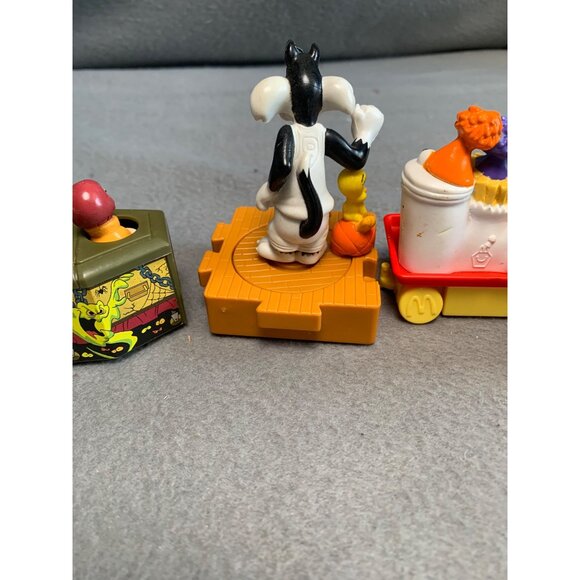 Vintage Scooby-Doo & Sylvester Tweety Collectible Happy Meal Toys Set - Picture 7 of 15